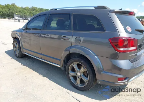2015 Dodge Journey Crossroad z USA, uszkodzony, nr VIN 3C4PDCGG5FT639333